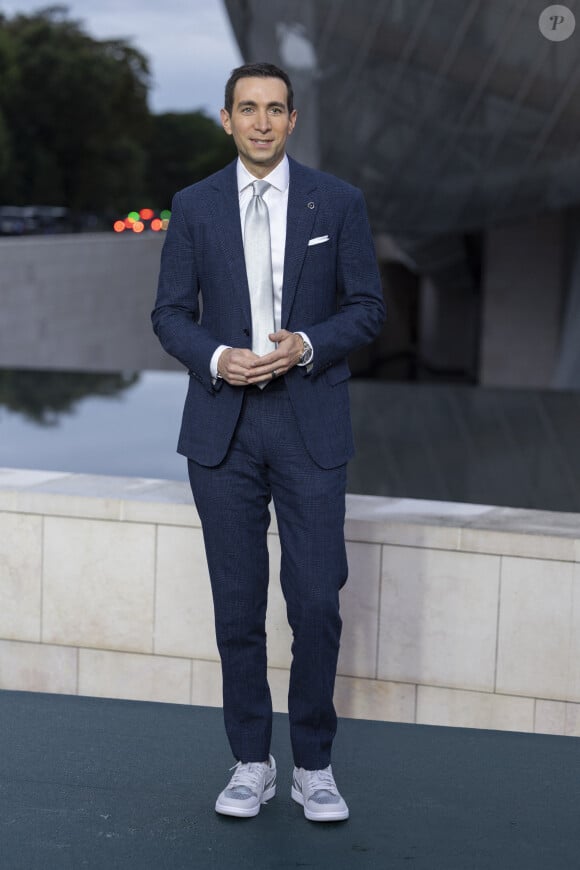 Andrew Ross Sorkin - Photocall du dîner "Prelude pour les JO" à la Fondation Vuitton à Paris, France, le 25 juillet 2024. © Olivier Borde/Bestimage 