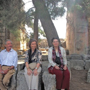 EXCLUSIVE. Queen Sofia and her friends on the site of Saint-Simeon or Qalaat Samaan. Anonymous holiday of Queen Sofia of Spain , who spent five days (October 30 to November 3) in Syria as a simple tourist, only accompanied by her sister princess Irena and her cousin Prince Michael of Greece and his wife Marina Karella, and only a couple of security agents. Photo by Balkis Press/ABACA. 