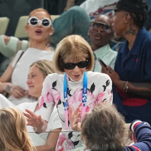 Anna Wintour est elle aussi venue soutenir les États-Unis à Bercy

Anna Wintour soutient l'équipe USA pour les qualifications en gymnastique artistique lors des Jeux Olympiques de Paris 2024 (JO) au Palais omnisports Bercy Arena à Paris, France, le 28 juillet 2024. © Ulrik Pedersen/CSM via ZUMA Press/Bestimage