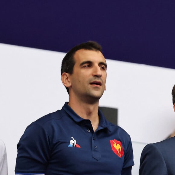 Antoine Griezmann, guest, Emmanuel Macron - Les célébrités assistent à la Finale de Rugby à 7 opposant la France aux Fidji lors des Jeux Olympiques de Paris 2024 (JO) au Stade de France à Saint-Denis, Seine Saint-Denis, le 27 juillet 2024. © Jacovides-Perusseau/Bestimage