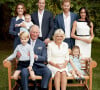 En 2021, notamment, Meghan Markle et Harry avaient alors publiquement accusé des membres du clan Windsor de racisme.
Photo de famille pour les 70 ans du prince Charles, prince de Galles, dans le jardin de Clarence House à Londres, Royaume Uni, le 14 novembre 2018. Le prince de Galles pose en famille avec son épouse Camilla Parker Bowles, duchesse de Cornouailles, et ses fils le prince William, duc de Cambridge, et le prince Harry, duc de Sussex, avec leurs épouses, Catherine (Kate) Middleton, duchesse de Cambridge et Meghan Markle, duchesse de Sussex, et les trois petits-enfants le prince George, la princesse Charlotte et le jeune prince Louis. 