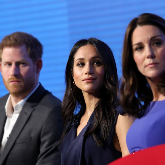 Rien ne va plus entre les Sussex et Kate Middleton en plus du prince William !
Le prince William, duc de Cambridge, Catherine (Kate) Middleton, duchesse de Cambridge (enceinte), le prince Harry et sa fiancée Meghan Markle assistent au premier forum annuel de la Royal Foundation qui se tient à Aviva.