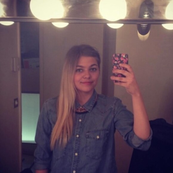 Un cliché sur lequel aperçoit également son nouveau look capillaire
Louane, Instagram.