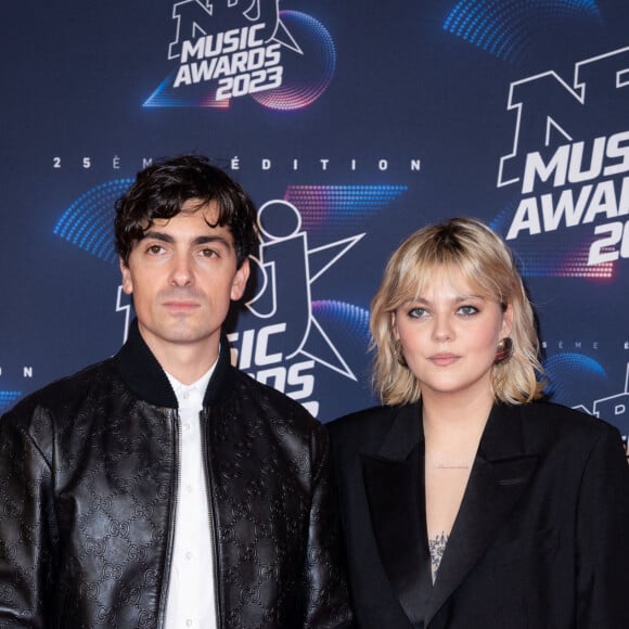 Louane et Florian Rossi assistent au tapis rouge des NMA 2023, au Palais des Festivals à Cannes, le 10 novembre 2023. Shootpix/ABACAPRESS.COM