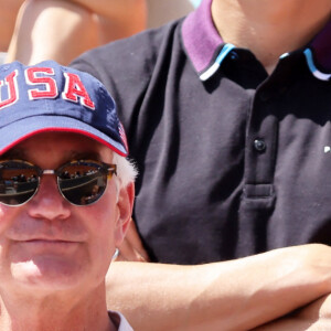 Bill Gates en tribunes de l'épreuve de tennis opposant Novak Djokovic à Rafael Nadal lors des Jeux Olympiques de Paris 2024 (JO) à Roland Garros, à Paris, France, le 29 juillet 2024. © Jacovides-Perusseau/Bestimage