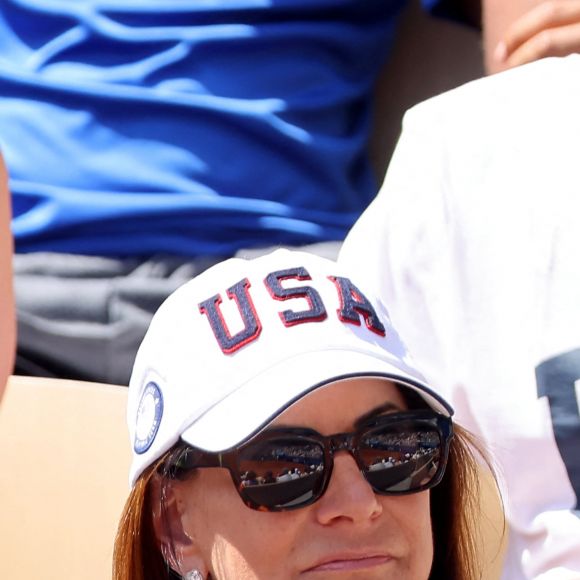 Bill Gates et sa compagne Paula Hurd en tribunes de l'épreuve de tennis opposant Novak Djokovic à Rafael Nadal lors des Jeux Olympiques de Paris 2024 (JO) à Roland Garros, à Paris, France, le 29 juillet 2024. © Jacovides-Perusseau/Bestimage