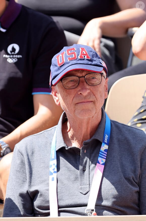 Bill Gates en tribunes de l'épreuve de tennis opposant Novak Djokovic à Rafael Nadal lors des Jeux Olympiques de Paris 2024 (JO) à Roland Garros, à Paris, France, le 29 juillet 2024. © Jacovides-Perusseau/Bestimage