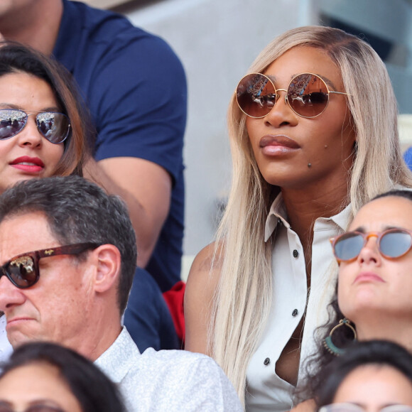 D'autres people étaient présents en tribunes comme Serena Williams
Serena Williams en tribunes de l'épreuve de tennis opposant Novak Djokovic à Rafael Nadal lors des Jeux Olympiques de Paris 2024 (JO) à Roland Garros, à Paris, France, le 29 juillet 2024. © Jacovides-Perusseau/Bestimage