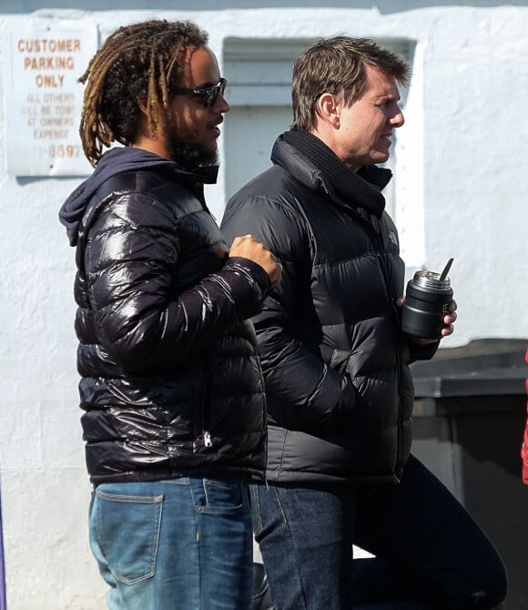 Exclusif - Connor Cruise vient rendre visite à son père Tom Cruise sur le tournage du film "Jack Reacher: Never Go Back" à la Nouvelle-Orléans, le 20 janvier 2016.