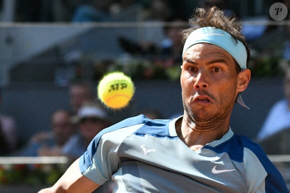 Il s'est incliné face à son grand rival Novak Djokovic
Carlos Alcaraz bat Rafael Nadal (6-2, 1-6, 6-3) lors du tournoi Masters 1000 de Madrid le 6 mai 2022