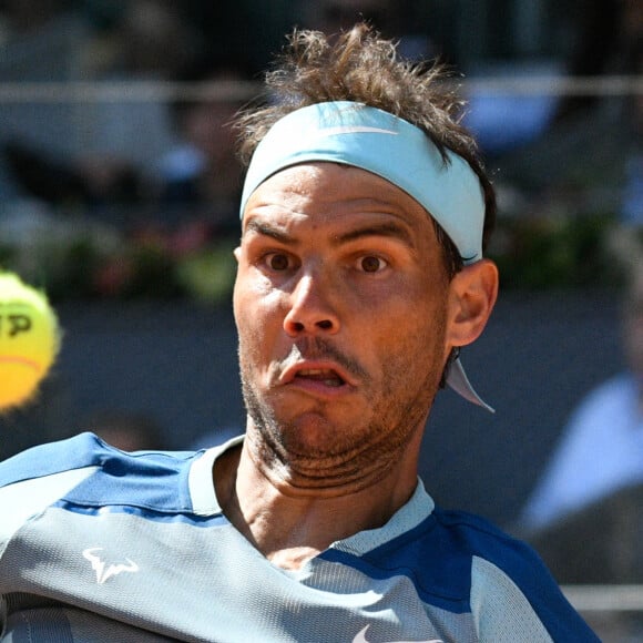 Il s'est incliné face à son grand rival Novak Djokovic
Carlos Alcaraz bat Rafael Nadal (6-2, 1-6, 6-3) lors du tournoi Masters 1000 de Madrid le 6 mai 2022