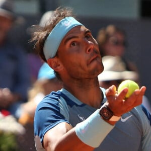 Rafale Nadal - Carlos Alcaraz bat Rafael Nadal (6-2, 1-6, 6-3) lors du tournoi Masters 1000 de Madrid, le 6 mai 2022. © Laurent Lairys / Panoramic / Bestimage