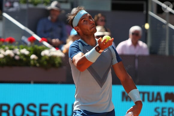 Rafale Nadal - Carlos Alcaraz bat Rafael Nadal (6-2, 1-6, 6-3) lors du tournoi Masters 1000 de Madrid, le 6 mai 2022. © Laurent Lairys / Panoramic / Bestimage