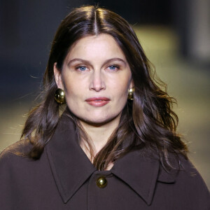 Laetitia Casta au défilé Ami - Alexandre Mattiussi Collection Homme Prêt-à-Porter Automne/Hiver 2024-2025 lors de la Fashion Week de Paris (PFW), à Paris, France, le 19 janvier 2024. 