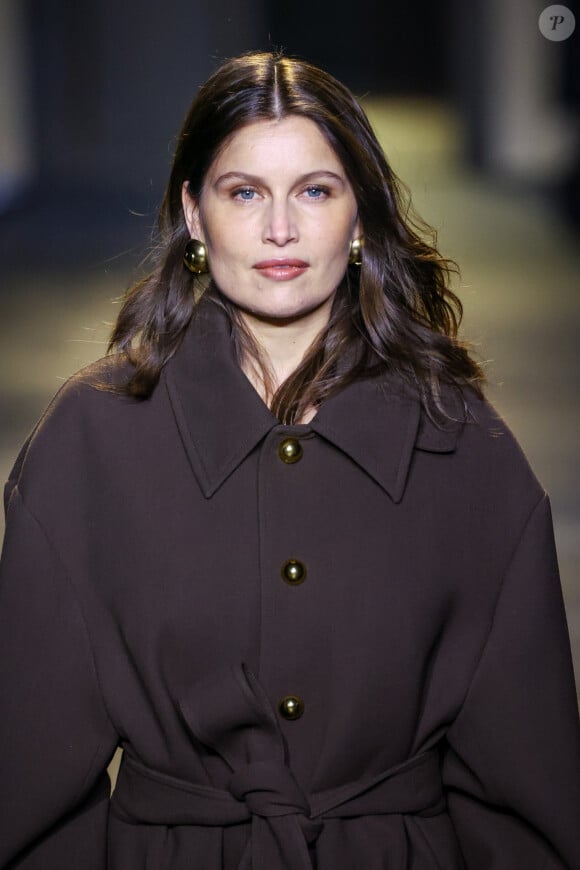 Laetitia Casta au défilé Ami - Alexandre Mattiussi Collection Homme Prêt-à-Porter Automne/Hiver 2024-2025 lors de la Fashion Week de Paris (PFW), à Paris, France, le 19 janvier 2024. 