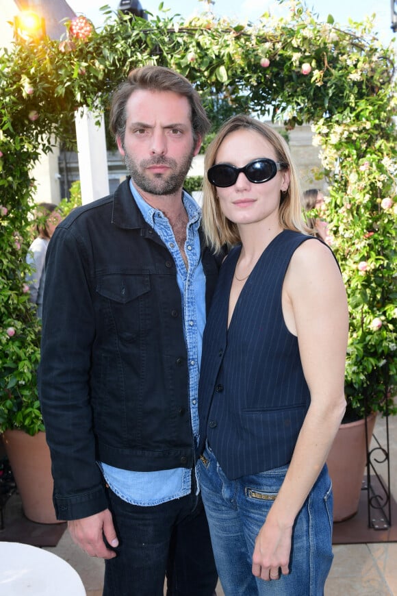 Avant de divorcer 
Exclusif - Ana Girardot et son mari Oscar à la soirée Jardin Secret sur le rooftop de l'hôtel The Peninsula Paris le 7 juin 2023.