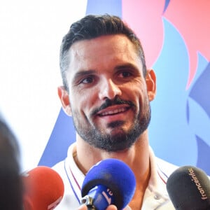 Florent Manaudou en conférence de presse de l'équipe de France de Natation au Club France porte de la Villette pour les Jeux Olympiques (JO) de Paris 2024, à Paris, France, le 25 juillet 2024. © Alexandre Fay/PixPlanete/Bestimage