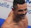 Alors qu'il allait entrer en compétition, un couac survient : "Je serre ma combinaison et là, paf ! Le cordon casse d'un coup sec. Je n'ai pas le temps d'aller la changer." 
Florent Manaudou - F.Manaudou remporte l'épreuve du 50 m nage libre, sous le regard de sa compagne L.Dumenil, aux championnats de France de Natation 2024 au centre aquatique Odyssée à Chartres, le 20 juin 2024. © Laurent Lairys / Panoramic / Bestimage