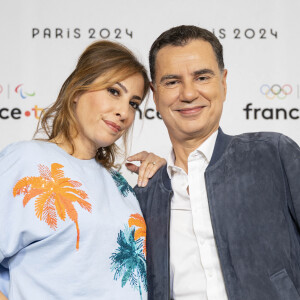 Mais ce dernier sera absent de l'émission ce soir
Léa Salamé et Laurent Luyat lors de la présentation des journalistes et chroniqueurs de France Télévisions pour les Jeux Olympiques 2024 au musée de l'Homme à Paris, le 11 juin 2024. © Pierre Perusseau / Bestimage 