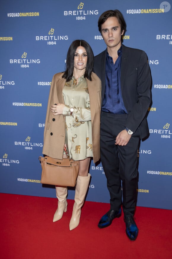 "Je ne le ferai jamais, par respect. Je ne me servirai jamais de mes relations. J'ai beaucoup trop de respect déjà pour eux"
Capucine Anav et son compagnon Alain-Fabien Delon lors de la soirée de réouverture de la boutique "Breitling", située rue de la Paix. Paris, le 3 octobre 2019. © Olivier Borde/Bestimage 