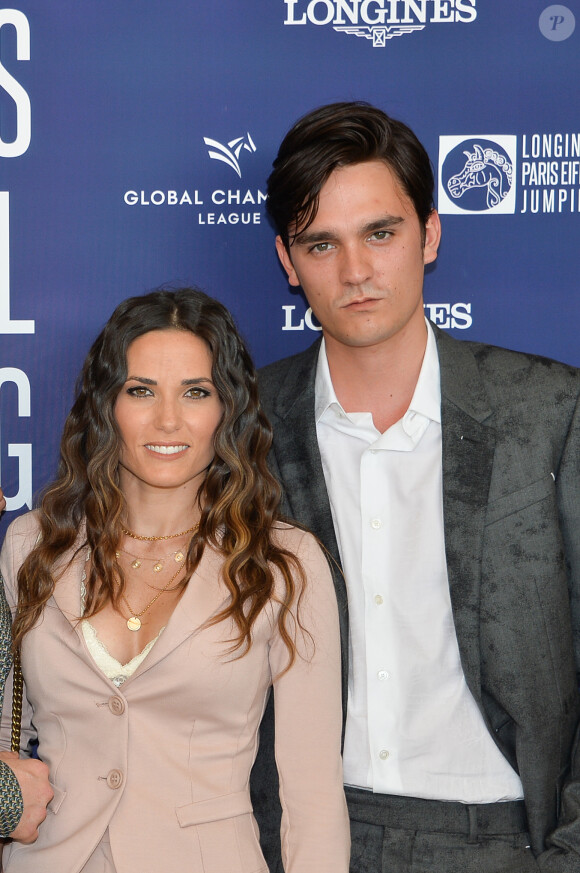 Exclusif - Alain-Fabien Delon et sa compagne Capucine Anav - Photocall du dîner - Longines Paris Eiffel Jumping au Champ de Mars à Paris, France, le 5 juillet 2019. © Veeren Ramsamy/Bestimage 