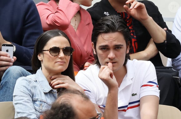 Capucine Anav et son compagnon Alain-Fabien Delon dans les tribunes lors des internationaux de tennis de Roland Garros à Paris, France, le 30 mai 2019. © Jacovides-Moreau/Bestimage 