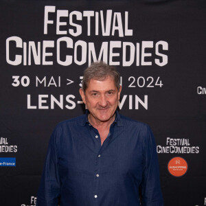 S'il sera remplacé sur la matinale de la station dès la fin du mois d'août, le journaliste restera bien sur RTL
Yves Calvi - Festival CineComedies à Lille le 2 juin 2024. © Pauline Maillet via Bestimage