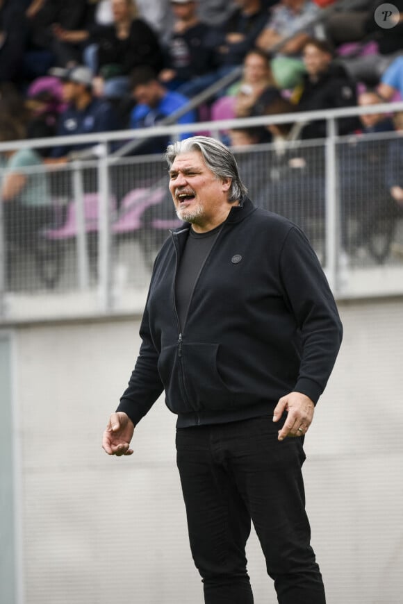 David Douillet lors du match de football caritatif pour l'UNICEF opposant la Team Unicef face à la Team Bourg-en-Bresse au stade Jean Laville à Bourg-en-Bresse, France, le 10 avril 2023. L'UNICEF a récolté 10 000€ devant plus de 4000 spectateurs.© Pierre Perusseau/Bestimage