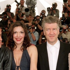 Justin Theroux, Laura Elena Harring, David Lynch, Naomi Watts - Photocall du film "Mulholland Drive", lors du festival de Cannes 2001.