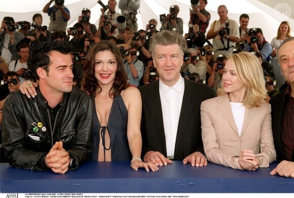 Justin Theroux, Laura Elena Harring, David Lynch, Naomi Watts - Photocall du film "Mulholland Drive", lors du festival de Cannes 2001.