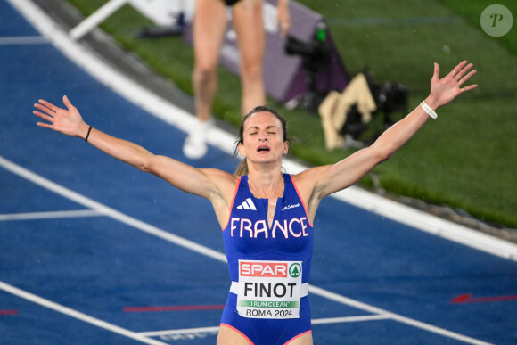 "Je m'étais dit que si je courais sous les 9', mon chiffre porte-bonheur, ça fait neuf ans qu'on est ensemble...", raconte-t-elle
 
Alice Finot - Championnats d'Europe d'athlétisme 2024 au stade olympique de Rome le 10 juin 2024. © Marco Iacobucci/IPA via ZUMA Press / Bestimage