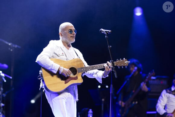 Aujourd'hui, le musicien semble aller beaucoup mieux puisqu'il assurera notamment trois festivals en trois jour du 5 au 7 septembre 2024
Pascal Obispo au concert du gala des 20 ans de la fondation Recherche Alzheimer "2 générations chantent pour la 3ème" à l'Olympia à Paris le 18 mars 2024. © Cyril Moreau / Bestimage 