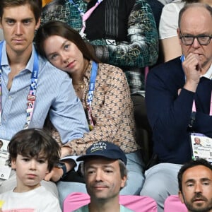 Ancien sportif de haut niveau, il était dans son élément et pas qu'un peu ! 
Ben-Sylvester Strautmann, Alexandra de Hanovre et le prince Albert de Monaco lors d'une épreuve des Jeux Olympiques de Paris le 9 août 2024.