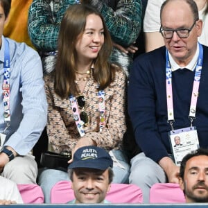 Ben-Sylvester Strautmann, Alexandra de Hanovre et le prince Albert de Monaco lors d'une épreuve des Jeux Olympiques de Paris le 9 août 2024.