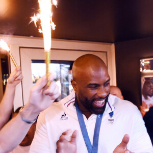 Exclusif - Teddy Riner - Teddy Riner fête son titre de champion Olympique de judo +100KG au restaurant "Podium" du groupe (Les bistrots Pas Parisiens) à Paris le 2 aout 2024. © Rachid Bellak/Bestimage