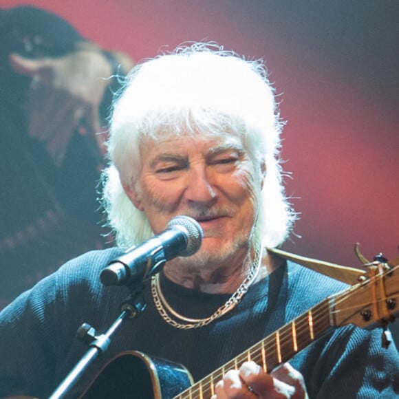 Désormais qu'il a tout réglé, le chanteur peut entamer son tour de chant automnal avec sérénité.Hugues Aufray lors du concert des Coccinelles au Casino de Paris au profit de l'A.N.R, Association Neurofibromatoses et Recklinghausen a Paris, France le 04 Novembre 2018. Photo by Nasser Berzane/ABACAPRESS.COM