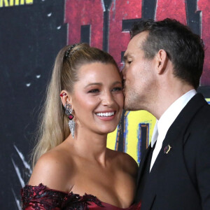 Ryan Reynolds est à l'affiche du long-métrage "Deadpool & Wolverine", en tête du classement, et il est talonné par celui de sa femme.
Blake Lively et Ryan Reynolds à la première du film "Deadpool & Wolverine" à New York, le 22 juillet 2024