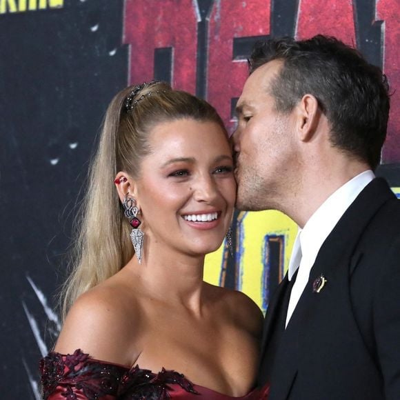 Ryan Reynolds est à l'affiche du long-métrage "Deadpool & Wolverine", en tête du classement, et il est talonné par celui de sa femme.
Blake Lively et Ryan Reynolds à la première du film "Deadpool & Wolverine" à New York, le 22 juillet 2024