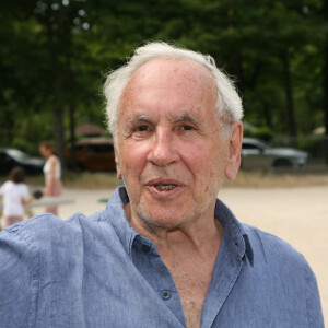 À 84 ans, Patrice Laffont est alors devenu le candidat le plus âgé de Fort Boyard.
Exclusif - Patrice Laffont - 4ème trophée de pétanque au profit de l'association "La roue tourne" dans le Jardin du Ranelagh à Paris le 15 mai 2022.