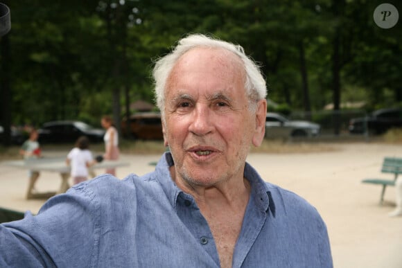 À 84 ans, Patrice Laffont est alors devenu le candidat le plus âgé de Fort Boyard.
Exclusif - Patrice Laffont - 4ème trophée de pétanque au profit de l'association "La roue tourne" dans le Jardin du Ranelagh à Paris le 15 mai 2022.