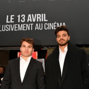 Exclusif - Antoine Dupont, Romain Ntamack - Avant-première du film "Le Stade" au Grand Rex à Paris le 4 avril 2022. Le 13 avril sortira le film "Le Stade", le film sur le Stade Toulousain. Une immersion cinématographique inédite retraçant la saison dernière auréolée d'un doublé historique Champions Cup - Top 14. Le club de rugby de la ville rose, le plus titré de France et d'Europe, a ouvert en grand ses portes aux réalisateurs E. Hannezo et M. Vollaire. © Veeren / Bestimage