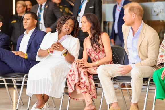 La vice-présidente colombienne Francia Marquez s'adresse à Meghan, duchesse de Sussex, et au Prince Harry, duc de Sussex, lors d'une visite officielle à Bogota, en Colombie, le 15 août 2024. Photo fournie par : Darwin Torres/Vice-présidence colombienne/Long Visual Press/ABACAPRESS.COM