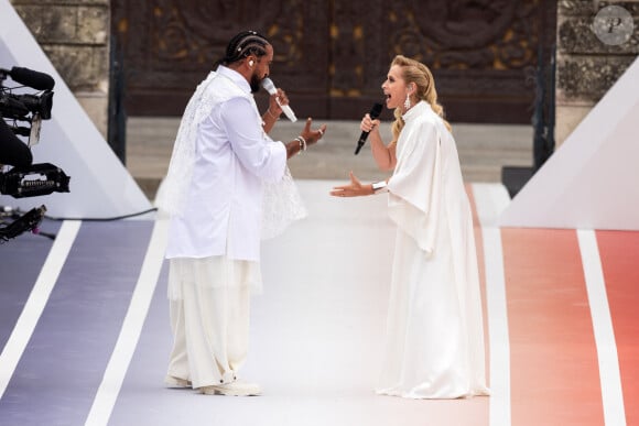 Slimane et Lara Fabian en showcase à la Basilique de Saint-Denis lors des Jeux Olympiques de Paris2024 (JO), le 26 juillet 2024. © Jeremy Melloul - Jack Tribeca /Bestimage 