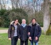 Ses enfants y ont passé une bonne partie de leur vie. 
Exclusif - Alain Delon avec ses fils Anthony et Alain-Fabien Delon le jour de son anniversaire le 8 novembre 2021 à Douchy, France. © Anthony Delon via Bestimage