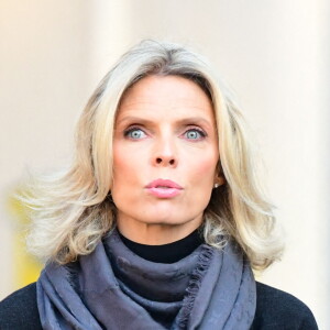 Sylvie Tellier - Arrivées aux obsèques de Gérard Collomb en la cathédrale Saint-Jean à Lyon le 29 novembre 2023. © Romain Doucelin/Bestimage 