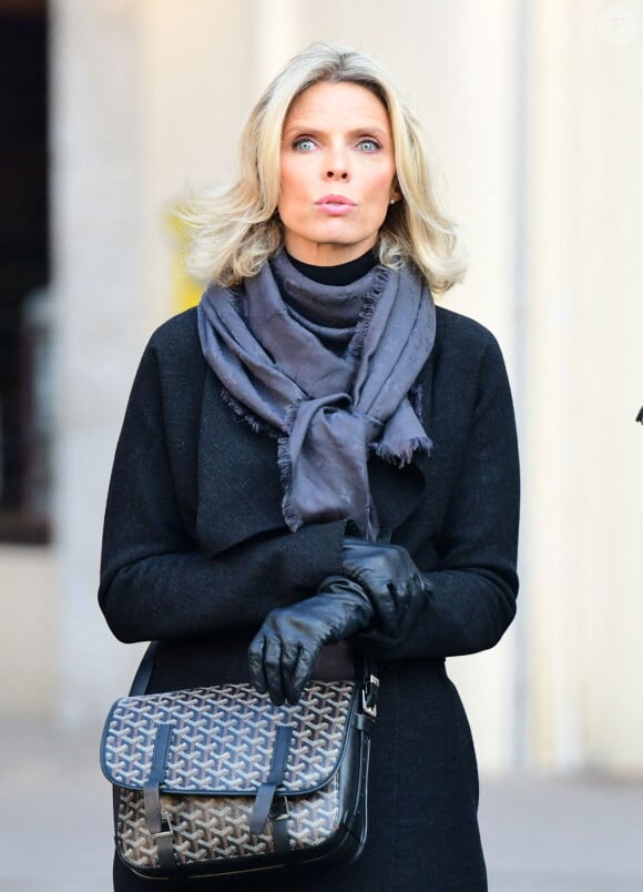 Sylvie Tellier - Arrivées aux obsèques de Gérard Collomb en la cathédrale Saint-Jean à Lyon le 29 novembre 2023. © Romain Doucelin/Bestimage 