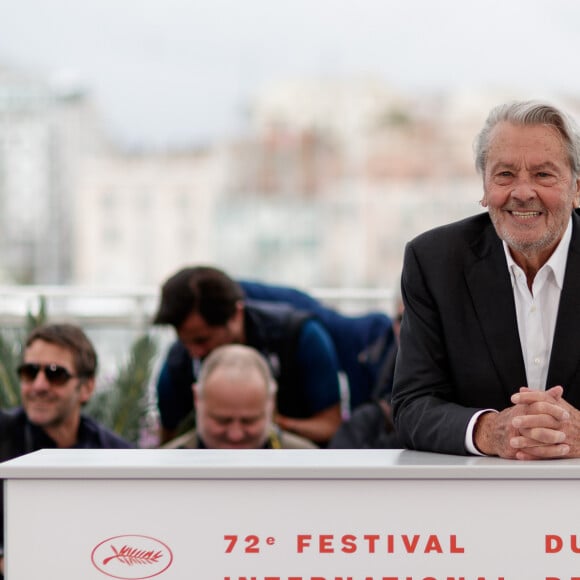 Photocall de la Palme d'or d'honneur à Alain Delon lors du 72ème Festival International du film de Cannes. Le 19 mai 2019 © Jacovides-Moreau / Bestimage 