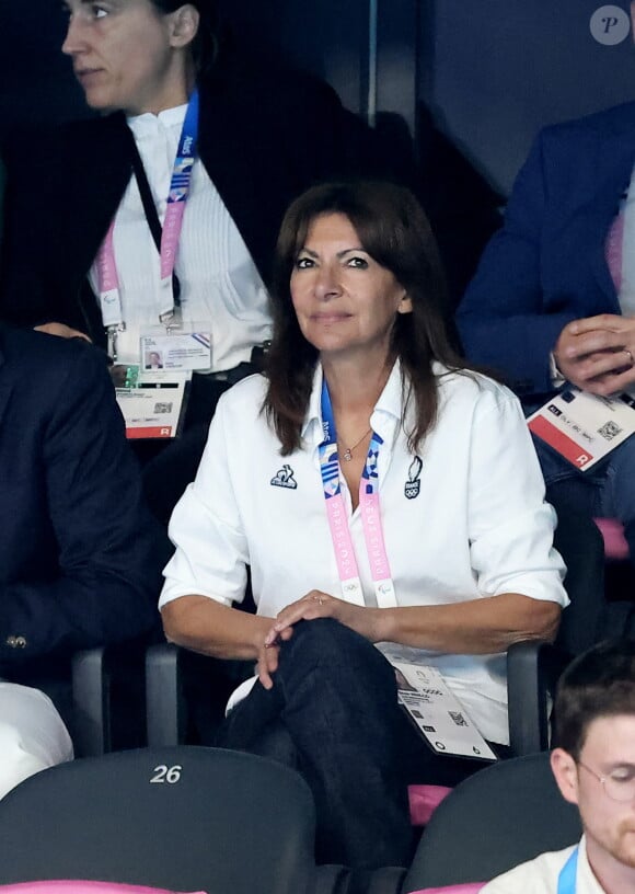 Anne Hidalgo - Célébrités assistent à la victoire de Léon Marchand qui devient champion Olympique sur 400 m 4 nages lors des Jeux Olympiques de Paris 2024 (JO) à Paris La Defense Arena à Nanterre le 28 juillet 2024. © Dominique Jacovides-Pierre Perusseau/Bestimage