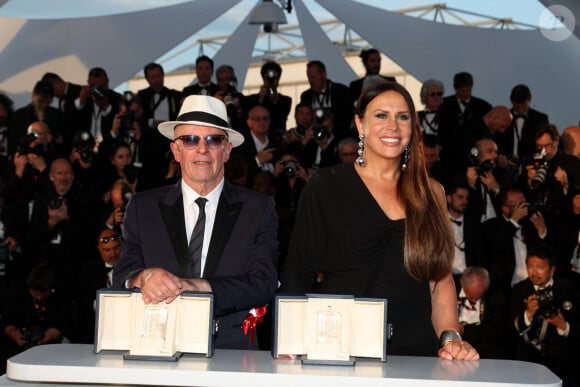 "J'avais un scrupule sans doute excessif à lui demander de faire le chemin inverse en lui demandant de jouer un homme", dit-il au "Figaro"
Jacques Audiard (Prix du jury pour " Emilia Perez "), Karla Sofia Gascon (Prix d'interprétation féminine pour " Emilia Perez " - Palme collective : S.Gomez, Z.Saldana, A.Paz) - Photocall des palmes lors du 77ème Festival International du Film de Cannes au Palais des Festivals à Cannes. Le 25 mai 2024 © Jacovides-Borde-Moreau / Bestimage