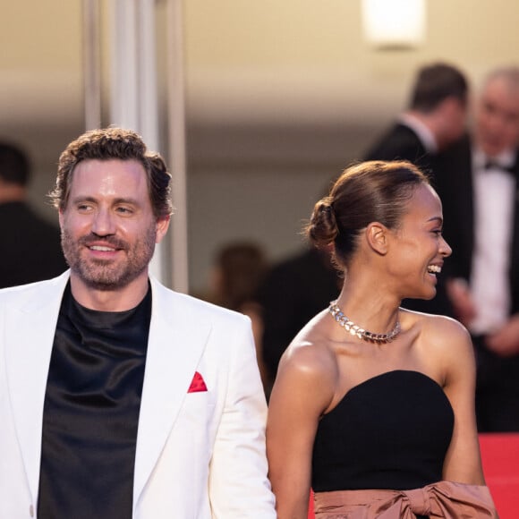 Selena Gomez, Edgar Ramirez, Zoe Saldana, Jacques Audiard - Descente des marches du film " Emilia Perez " lors du 77ème Festival International du Film de Cannes, au Palais des Festivals à Cannes. Le 18 mai 2024 © Jacovides-Moreau / Bestimage